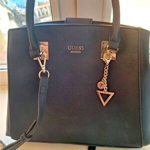 Guess black bag medium size Brand new never worn